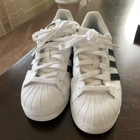 ❗️SOLD❗️Women’s Adidas Superstar - Picture 3 of 8
